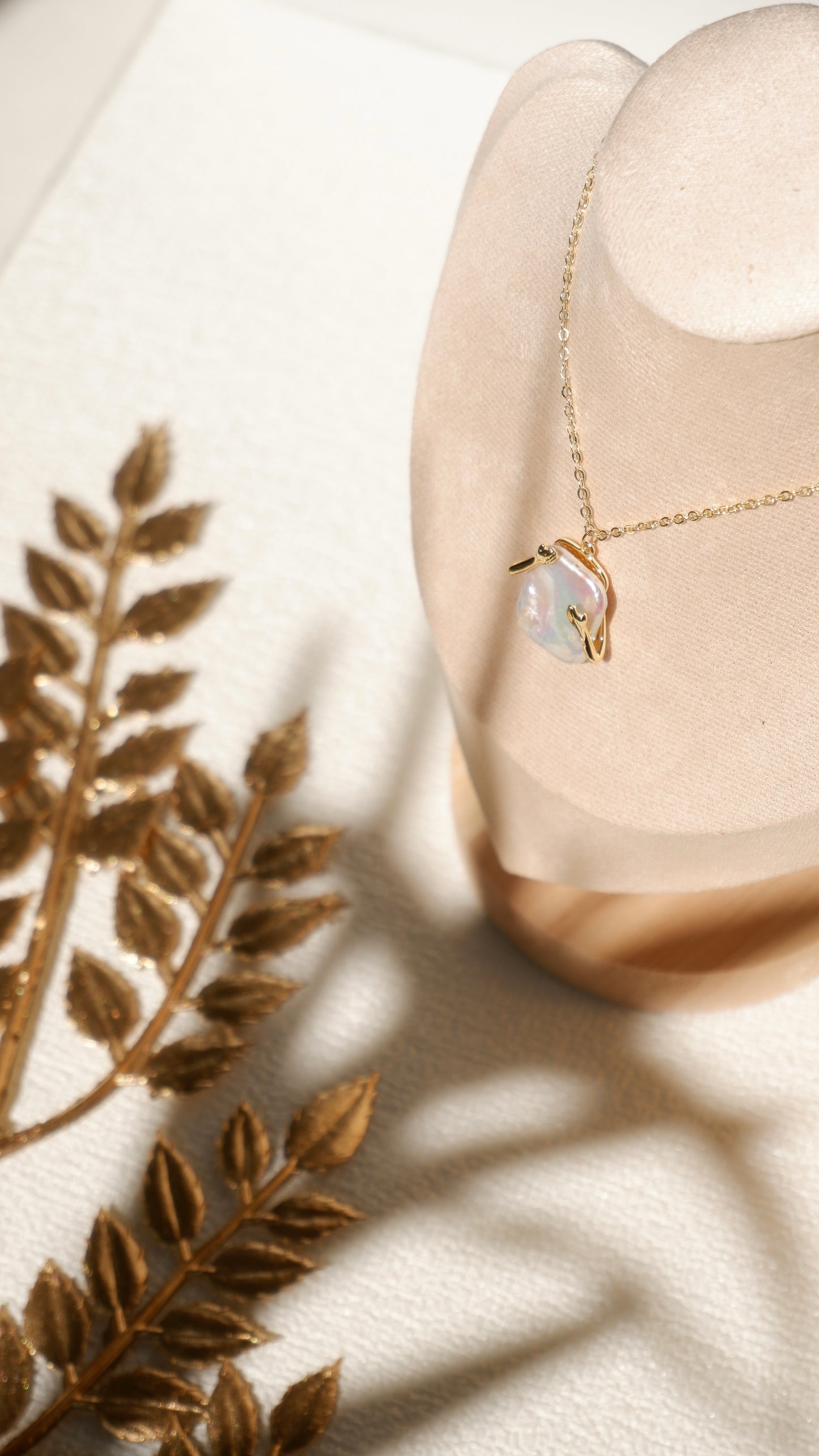 Pearl in Hand Necklace