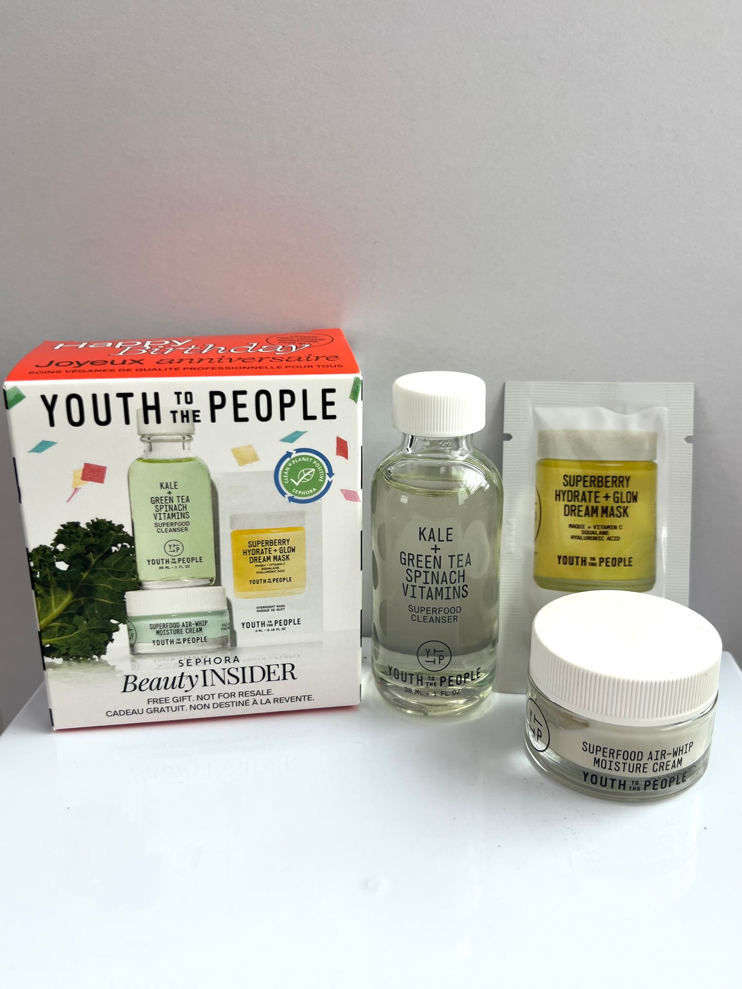 Sephora Beauty Insider:
Youth to the People 3 pc set