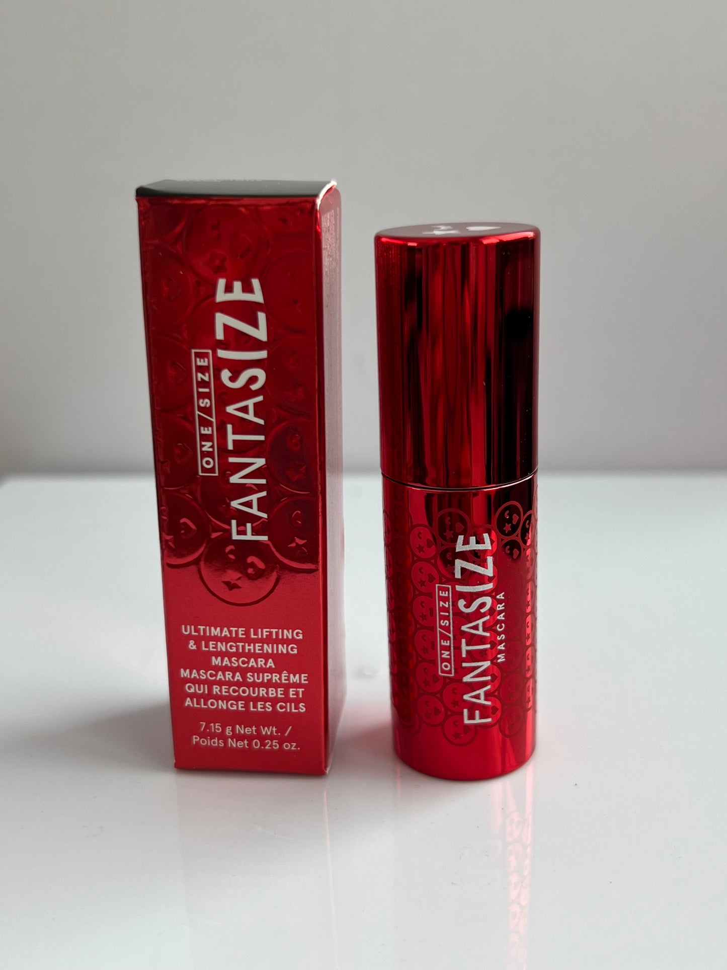 One/Size Fantasize 
Ultimate Lifting & Strengthening Mascara- Bodacious Black