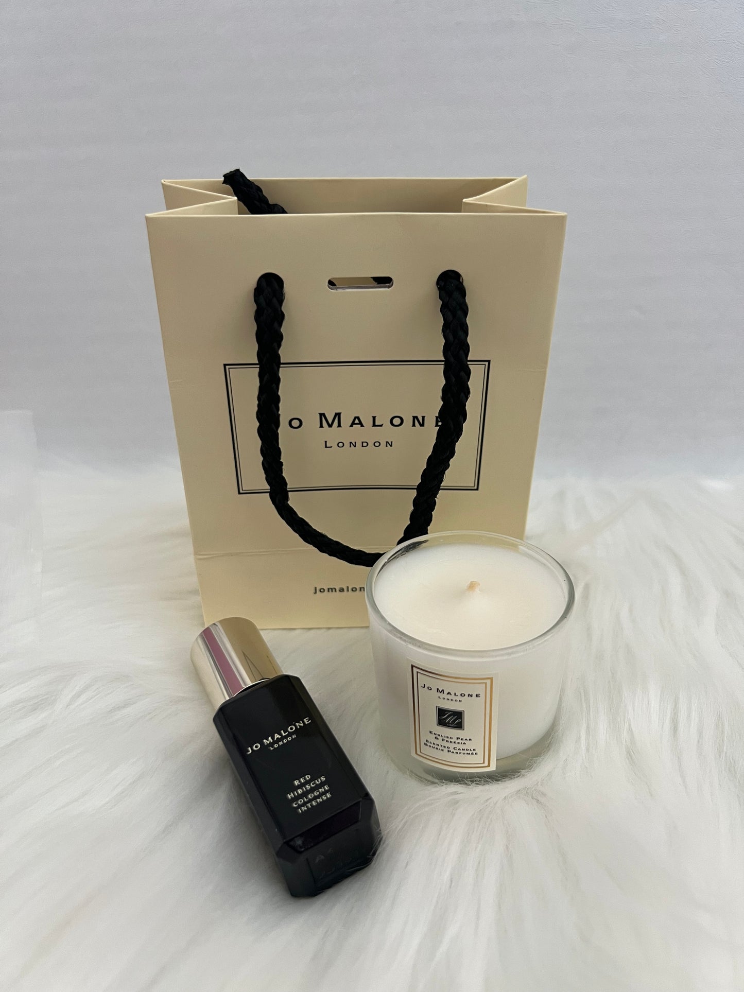 Jo Malone Set Red Hibiscus Perfume + English Pear and Freesia Candle